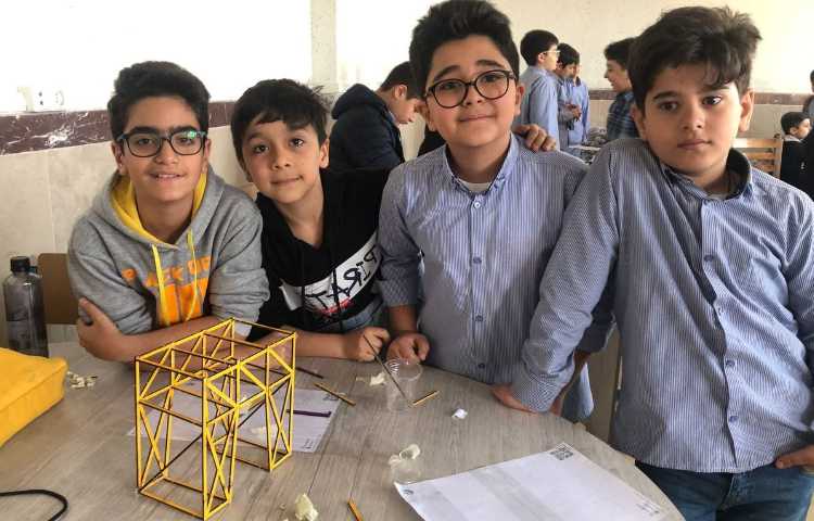 پروژه سازه ستون توسط دانش آموزان علوی در پژوهشسرای جابر 4