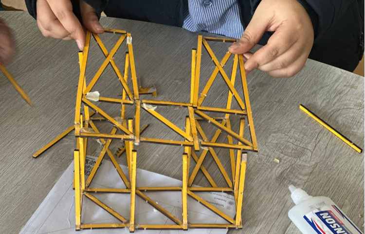 پروژه سازه ستون توسط دانش آموزان علوی در پژوهشسرای جابر 7