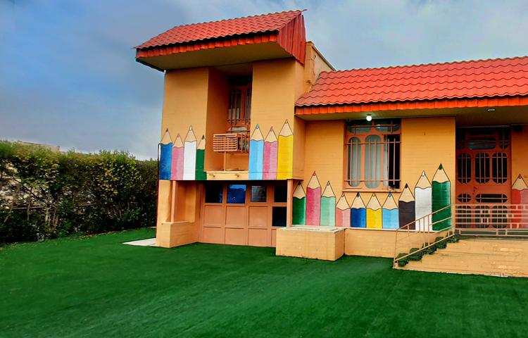 حیاط پیش‌دبستان علوی گچساران