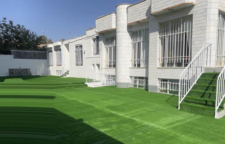 حیاط پیش‌دبستان و دبستان دخترانه آفتاب سلماس