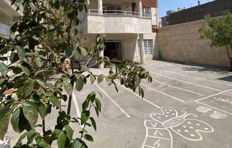 حیاط پیش‌دبستان و دبستان دخترانه آفتاب نو بناب