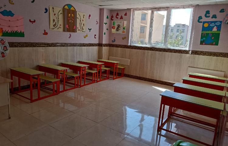 کلاس پیش‌دبستان و دبستان دخترانه حکمت فردیس
