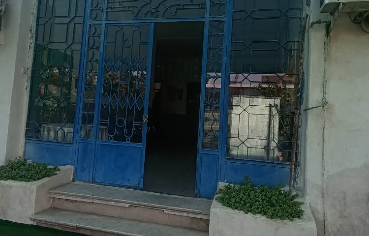 سالن ورودی پیش‌دبستان و دبستان دخترانه دختر آفتاب کاشان