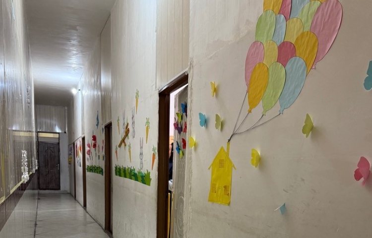 راه‌پله پیش‌دبستان و دبستان دخترانه ستارگان فکر برتر قدر چهارباغ