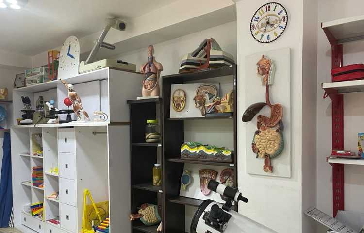 آزمایشگاه پیش‌دبستان و دبستان دخترانه طلیعه دانش قائم شهر