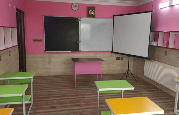 کلاس پیش‌دبستان و دبستان دخترانه طلیعه دانش قائم شهر