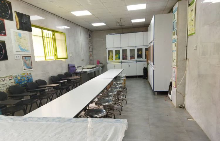 آزمایشگاه پیش‌دبستان و دبستان دخترانه نیکان دانش گستر اسلامشهر