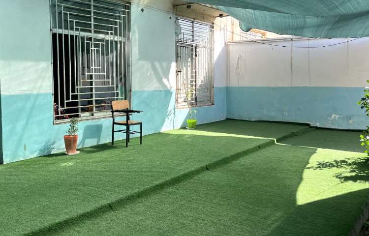 حیاط پیش‌دبستان و دبستان دخترانه گلستان سیرجان