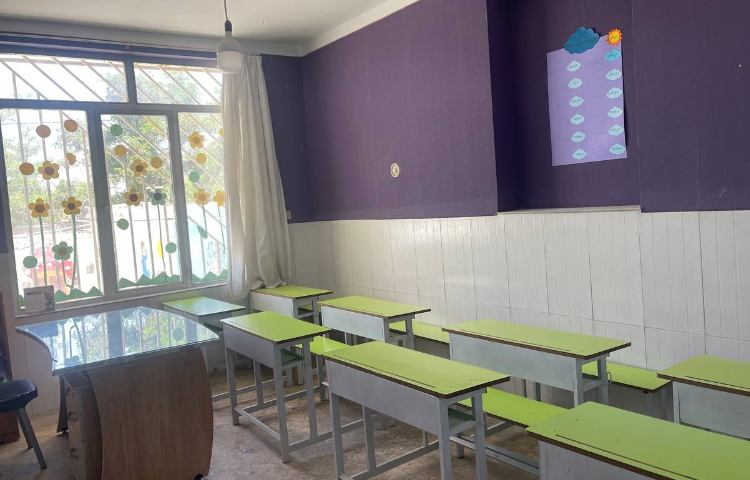 کلاس پیش‌دبستان و دبستان پسرانه اندیشه بهار