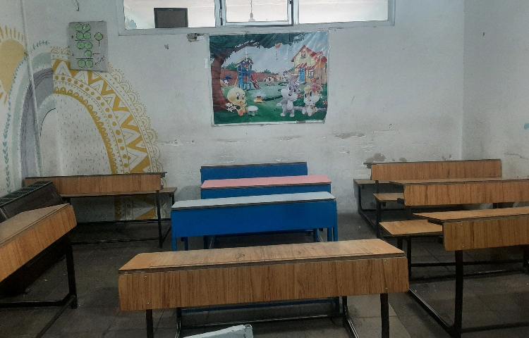 کلاس پیش‌دبستان و دبستان پسرانه درخشش سیرجان