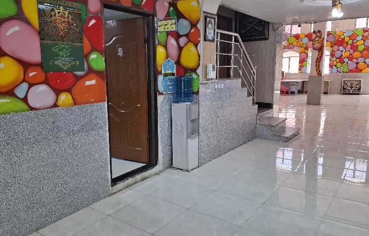 راه‌پله پیش‌دبستان و دبستان پسرانه مأوا خوی