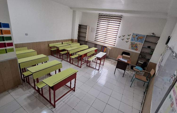 کلاس پیش‌دبستان و دبستان پسرانه مأوا خوی