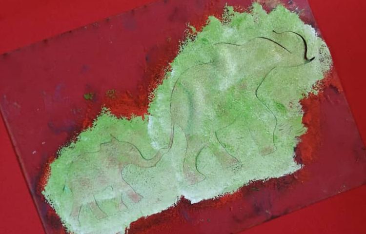 چاپ با رنگ اکریلیک روی لباس و پارچه 2