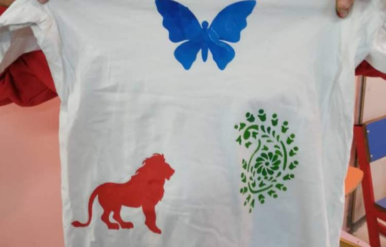 چاپ با رنگ اکریلیک روی لباس و پارچه 2