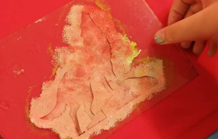 چاپ با رنگ اکریلیک روی لباس و پارچه 3