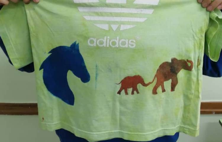 چاپ با رنگ اکریلیک روی لباس و پارچه 4