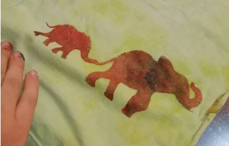 چاپ با رنگ اکریلیک روی لباس و پارچه 5