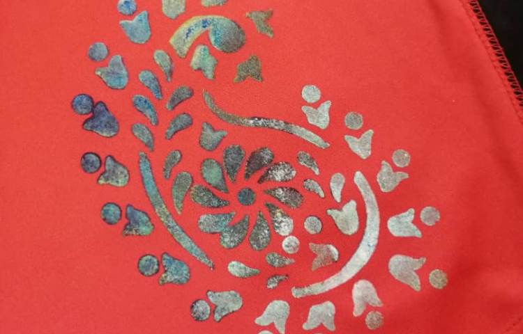 چاپ با رنگ اکریلیک روی لباس و پارچه 7