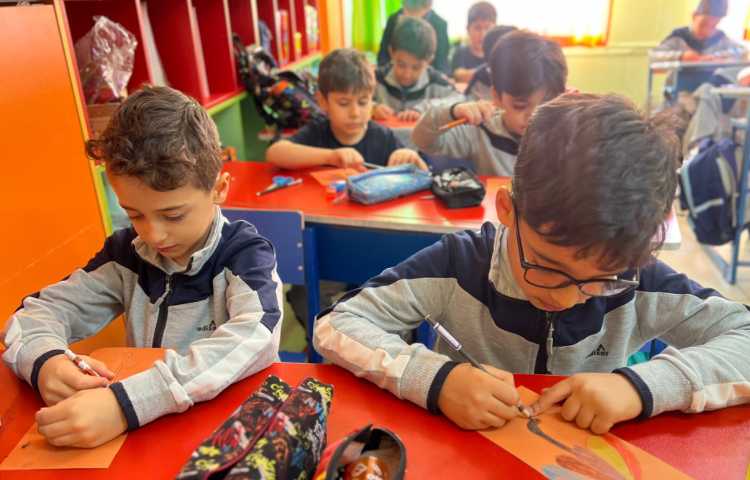 چتر رنگی بابرگ های پاییزی 2