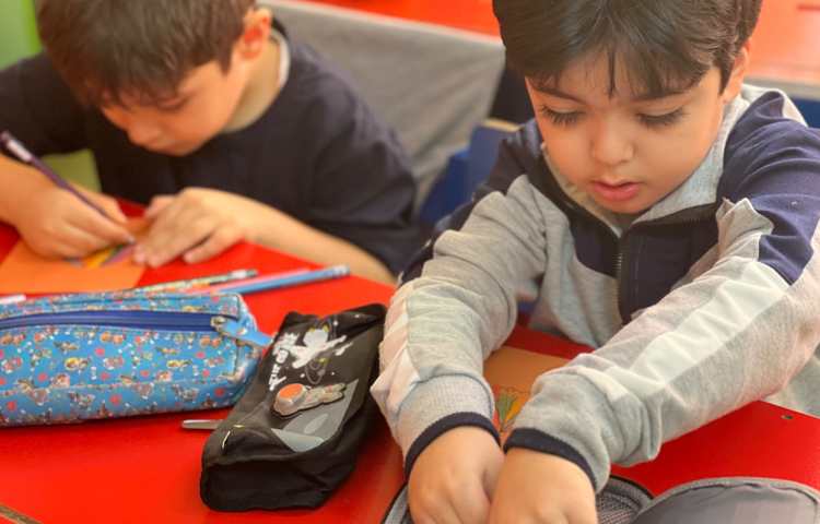 چتر رنگی بابرگ های پاییزی 6