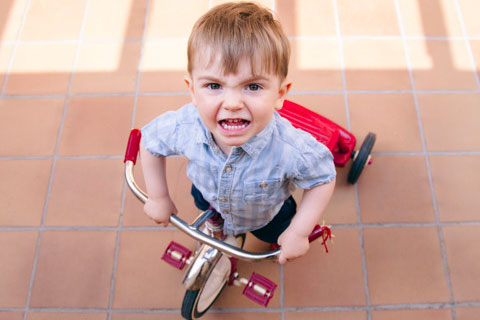 چند راه‌کار مقابله با دروغ‌گویی کودکان