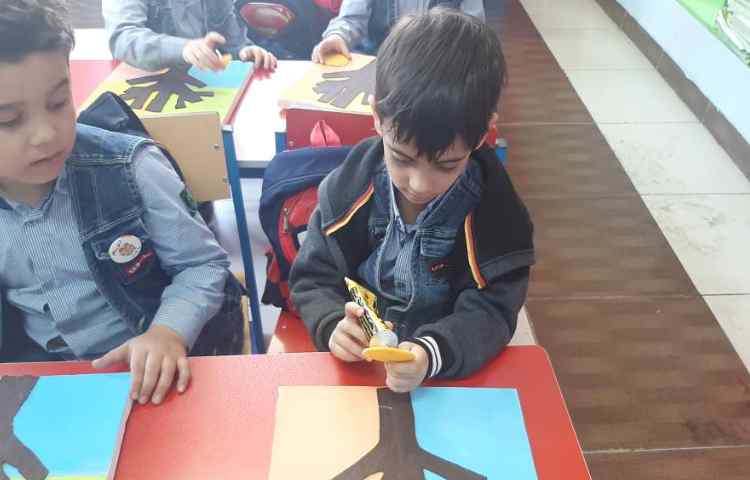 چسباندن خورشید به بوم چهار فصل توسط پسرای عزیزم 1