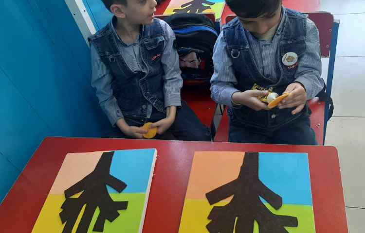 چسباندن خورشید به بوم چهار فصل توسط پسرای عزیزم 3