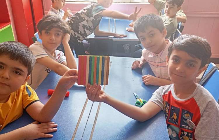 چوب جادویی ساخت بادبادک به صورت گروهی 3