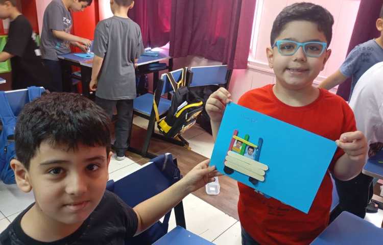 چوب جادویی_ ساخت قاب عکس اتوبوس مدرسه 2