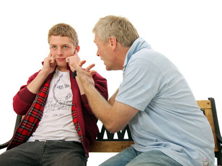 وضع قوانین و تشویق به مسئولیت‌پذیری