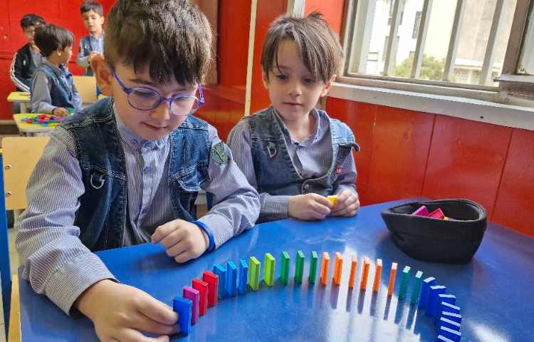 چیدمان حلزونی دومینو 1