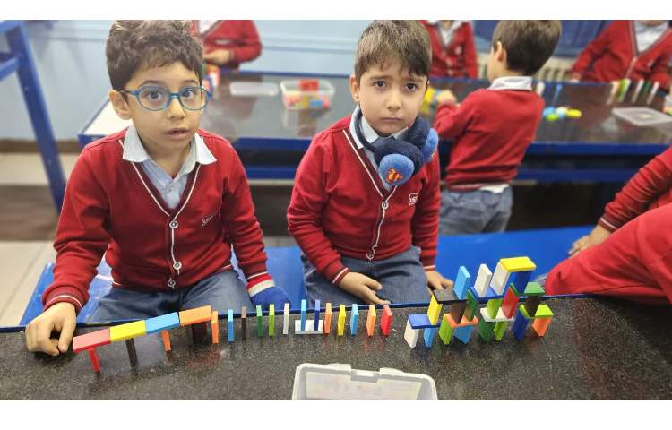 چیدمان دومینو