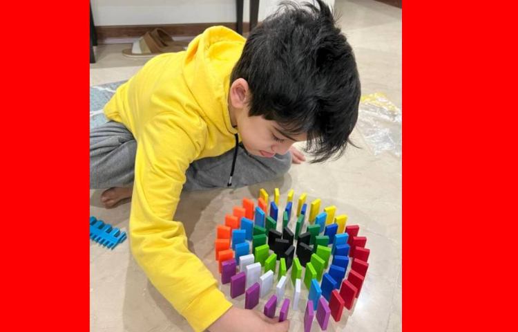 :چیدن دومینوها به شکل گردی، کلاس بادبادک 4