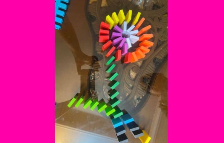 :چیدن دومینوها به شکل گردی، کلاس بادبادک 7