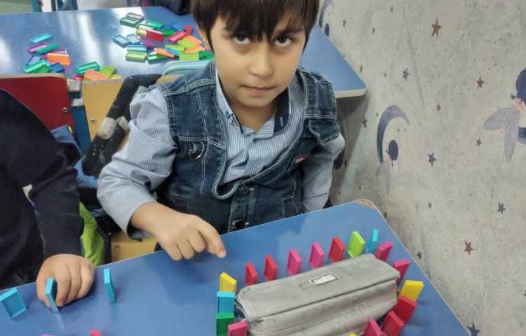 چیدن دومینو با استفاده از الگو 3