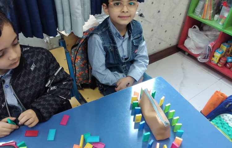 چیدن دومینو با استفاده از الگو 5