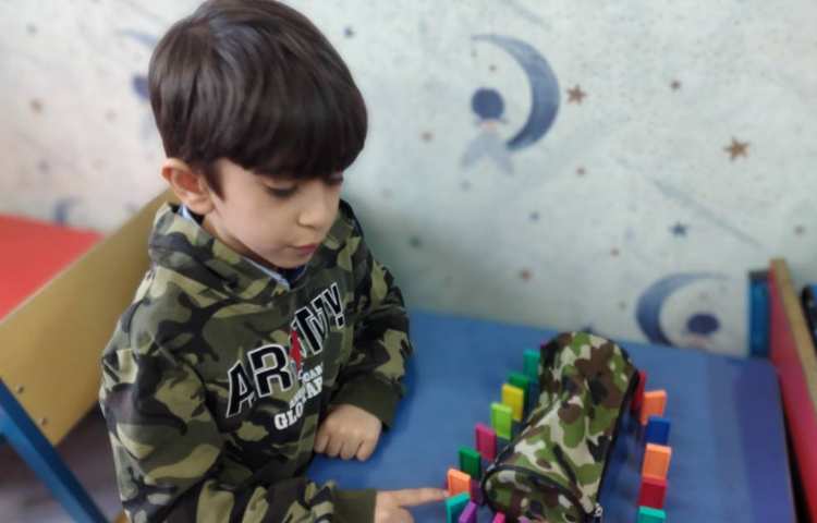 چیدن دومینو با استفاده از الگو 6