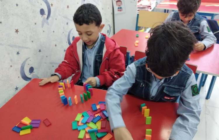 چیدن دومینو بصورت خط خمیده 3