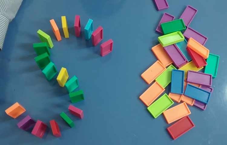 چیدن دومینو به صورت s 1