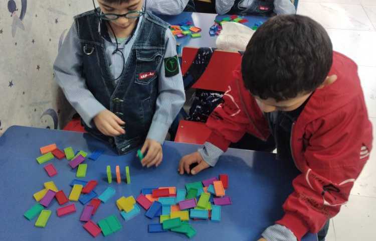 چیدن دومینو خط خمیده