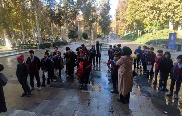 کاخ نیاوران 13