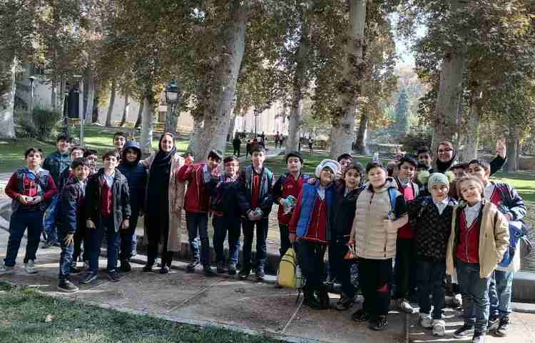 کاخ نیاوران 4