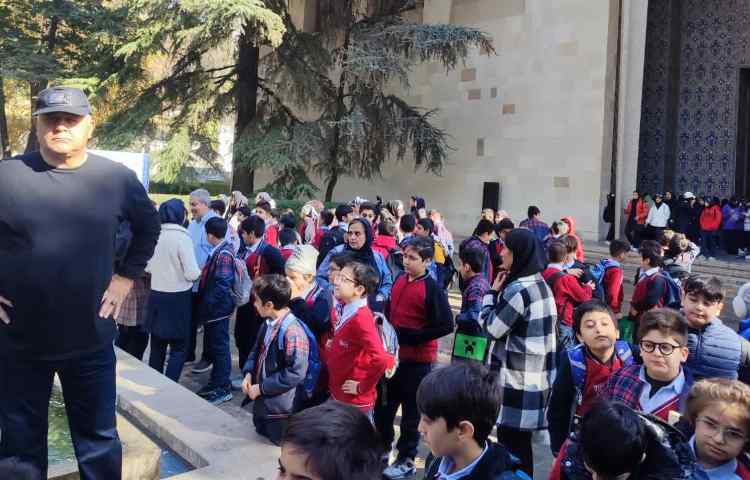 کاخ نیاوران 48