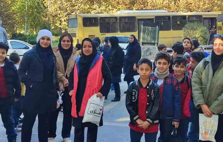 کاخ نیاوران 8