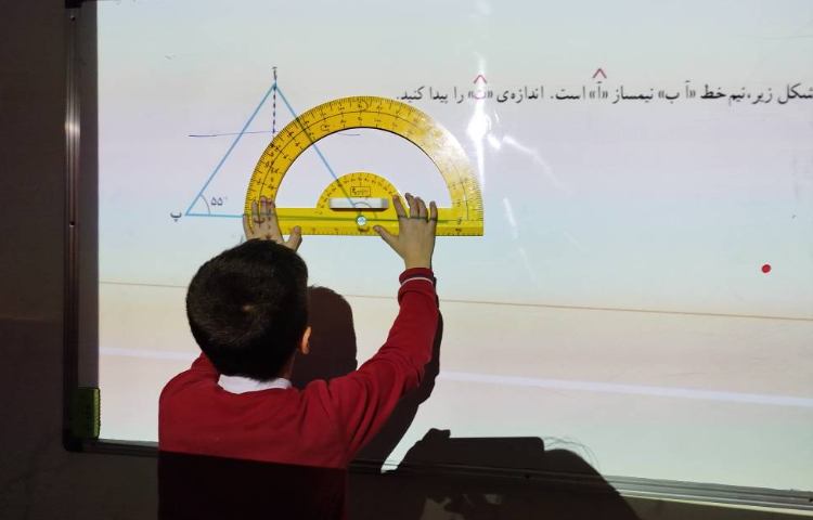 کاربرد نقاله در اندازه‌گیری 2