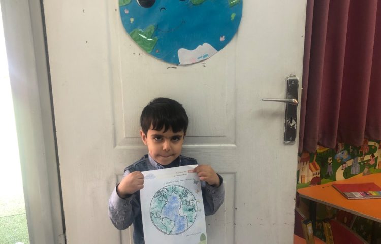 کاربرگ زمین پاک-دانش اموزان شکر را رنگ کردند و بعد کره زمین را تزیین کردند 1