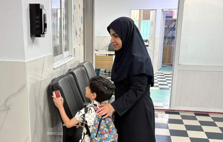 کارت تردد ورود و خروج با هدف مسئولیت پذیری همراه با نظم و ترتیب 2