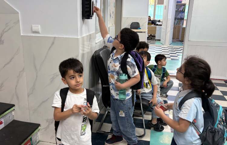 کارت تردد ورود و خروج با هدف مسئولیت پذیری همراه با نظم و ترتیب 6