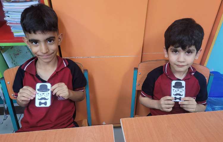 کارت تقدیر از بابا، درس فارسی 5