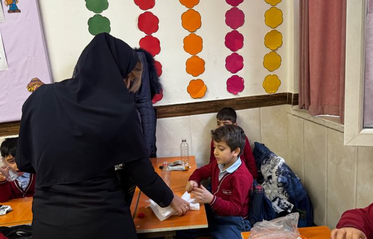 کاردستی (آدم برفی) به جهت خلاقیت در درس (ف) 2